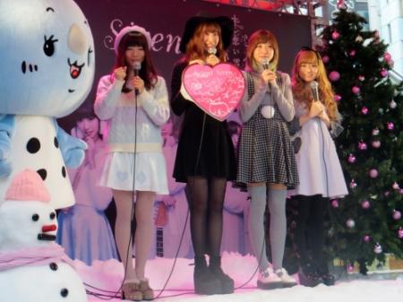 オリジナルキャラクラーのサイサイくんと登場したしたＳｉｌｅｎｔ　Ｓｉｒｅｎ＝東京・渋谷の１０９前