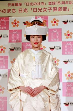 白無垢姿をお披露目した水沢エレナ＝東京・ＫＩＴＴＥ