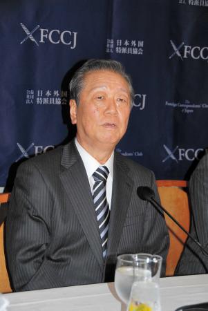 　「けっこう、くたびれた」と政治活動を振り返った小沢一郎代表＝東京・日本外国特派員協会