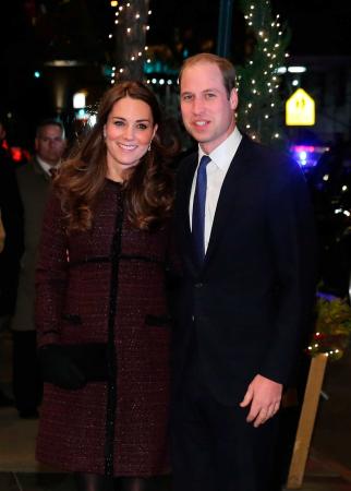 　７日、ニューヨークを訪れた英国のウィリアム王子（右）とキャサリン妃（ＵＰＩ＝共同）