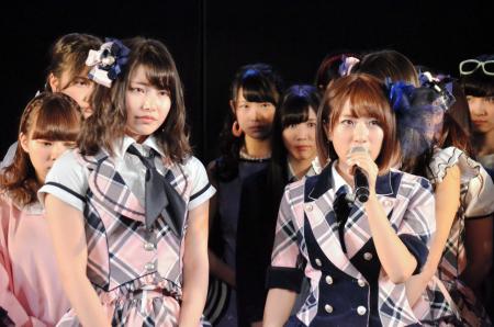 　高橋みなみ（右）と横山由依