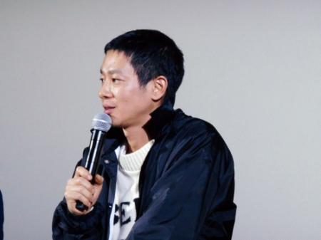 映画「自由が丘で」の初日舞台あいさつでトークショーを行った加瀬亮＝東京・シネマート新宿