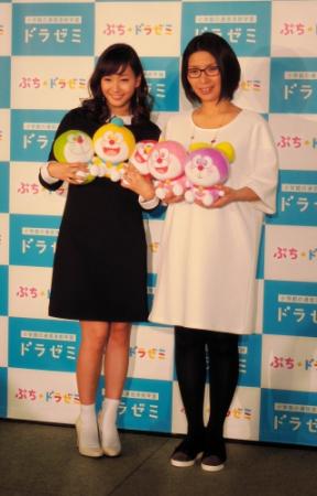 「ぷちドラゼミ」をＰＲした藤本美貴（左）とくわばたりえ＝東京・赤坂のベクトルラウンジ