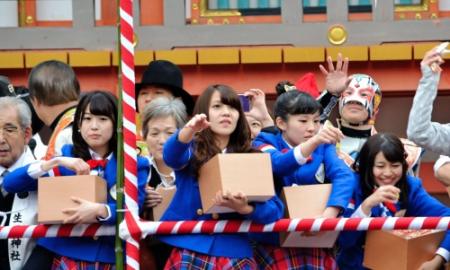 節分祭に参加したＫＯＢｅｒｒｉｅＳ♪＝神戸市の生田神社