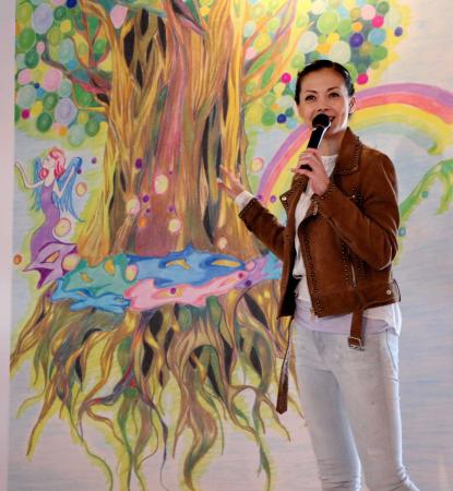 　「相馬　こどものみんなの家」竣工式に出席した土屋アンナ