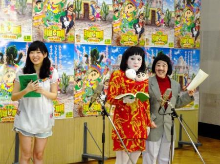 公開アフレコを行った（左から）ＨＫＴ48の指原莉乃、日本エレキテル連合＝東京・西早稲田