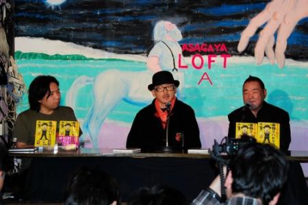 出所報告会見を行った田代まさし（中央）＝東京・Ａｓａｇａｙａ／Ｌｏｆｔ　Ａ