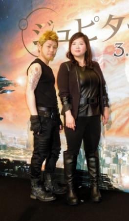 映画のキャラクターに成り切って登場したＮＯＮ　ＳＴＹＬＥ・井上裕介（左）とアジアン・馬場園梓＝東京・内幸町のワーナー・ブラザース映画試写室