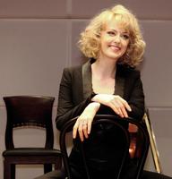 　会見したシャーロット・ケイト・フォックス＝東京・白金台