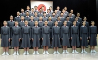 宝塚音楽学校１０３期入学式＝兵庫県宝塚市の宝塚音楽学校