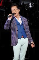 熱唱する水谷豊＝東京・ＥＸシアター六本木