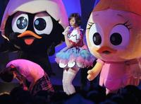 かわいらしい歌と踊りで会場を盛り上げた玉城ティナ＝新木場Ｓｔｕｄｉｏ　Ｃｏａｓｔ