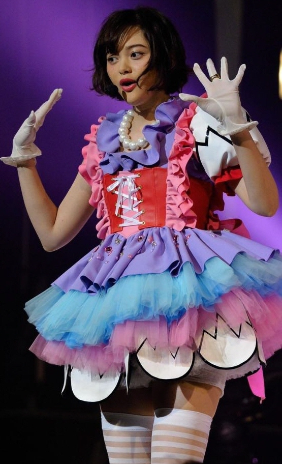 かわいらしい歌と踊りで会場を盛り上げた玉城ティナ＝新木場Ｓｔｕｄｉｏ　Ｃｏａｓｔ