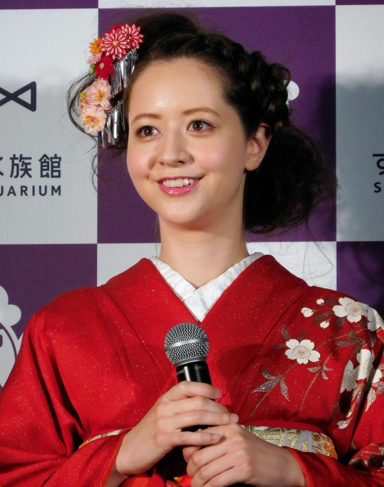 恋人とのおのろけ発言を連発した春香クリスティーン＝東京・すみだ水族館