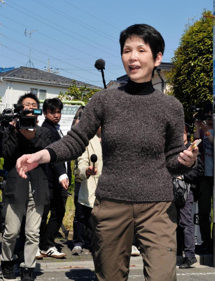 取材に応じた萩原流行さんの妻・まゆ美さん＝都内（撮影・佐々木彰尚）