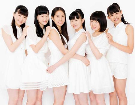 　ハロプロの新ユニット「つばきファクトリー」の（左から）小片リサ、新沼希空、谷本安美、浅倉樹々、山岸理子、岸本ゆめの