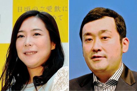 ３日夜に婚姻届を提出した椿鬼奴（左）とグランジ・佐藤大