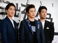 歌舞伎ＮＥＸＴ「阿弖流為」の製作発表会見に登場した（左から）中村七之助、市川染五郎、中村勘九郎＝東京・銀座東武ホテル