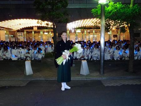 サヨナラパレードを行った柚木礼音＝東京宝塚劇場