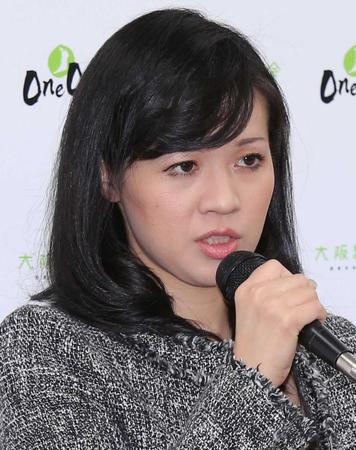トークライブを開催する上西小百合衆院議員