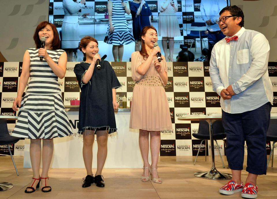 トークショーに登場した（左から）松本明子、ＡＫＩＮＡ、愛加あゆ、チャンカワイ＝東京・神宮前（撮影・佐々木彰尚）