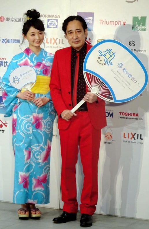 熱中症防止を呼びかけたおのののか（左）とルー大柴＝東京・赤坂