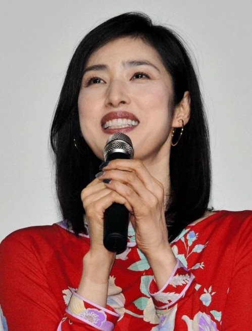 映画「蒼の乱」の舞台あいさつを行った天海祐希＝大阪市内