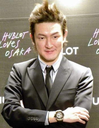 オープニングセレモニーに登場した中村獅童＝大阪市中央区の「ウブロブティック大阪」