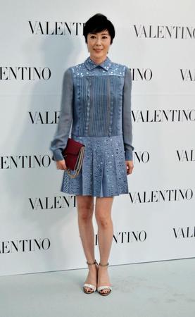 「バレンチノ　神戸大丸店」のオープニングイベントに出席した寺島しのぶ＝神戸市内