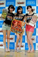 “オトコ狩り”のテクニックを明かした（左から）菜乃花、杉原杏璃、大貫彩香＝東京・渋谷