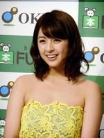 初写真集の発売記念イベントを行った柳ゆり菜＝東京・福家書店新宿サブナード店