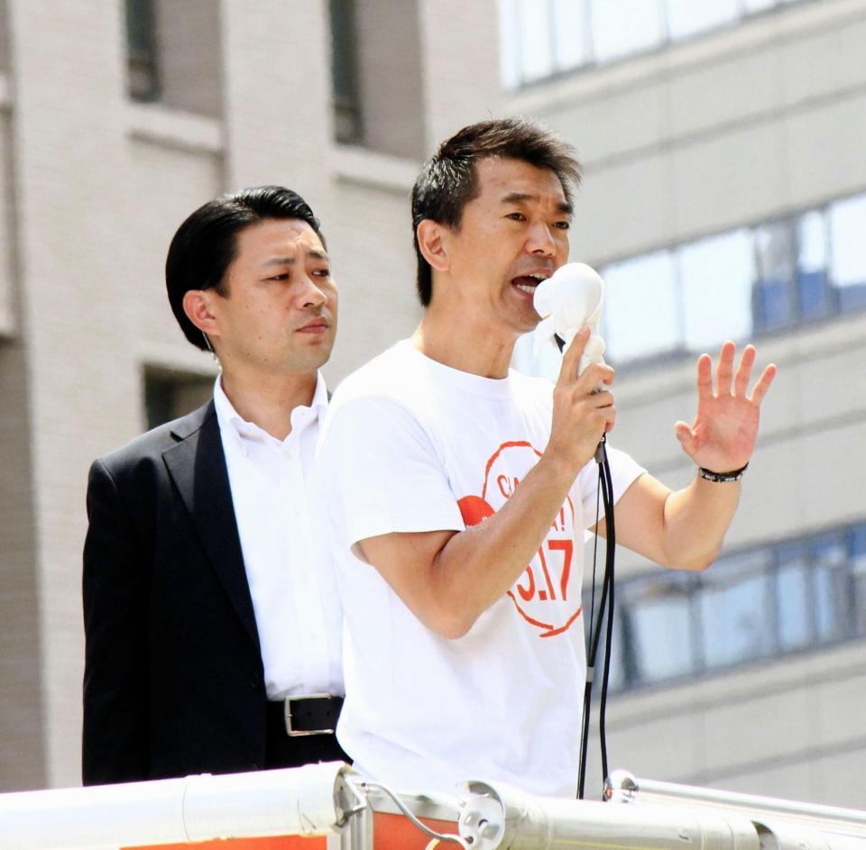 住民投票当日、最後の街頭演説を行った橋下徹氏＝大阪・難波