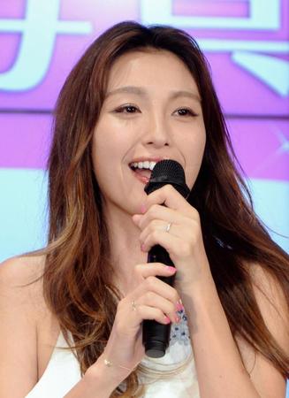 イベントで笑顔を振りまく木下優樹菜＝東京・ベクトルスタジオ（撮影・開出　牧）