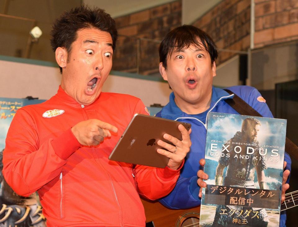 リクエストしなくてもポーズや表情がどんどん変わる（撮影・村中拓久）