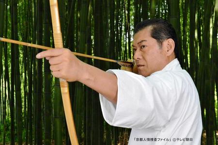 　７年ぶり、現代劇では初となる弓術を披露した松平健