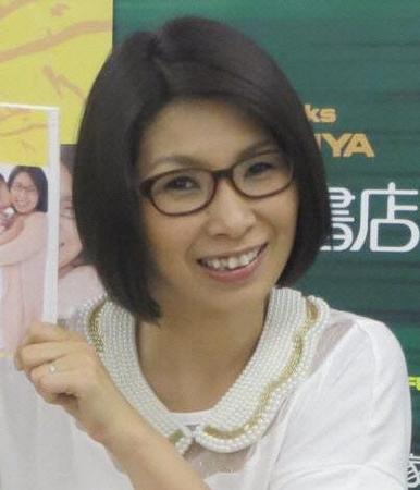 お笑いコンビ・クワバタオハラのくわばたりえ