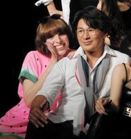 製作発表に出席したＩＶＡＮ（左）とＳｋｏｏｐ　Ｏｎ　ＳｏｍｅｂｏｄｙのＴＡＫＥ＝東京・新宿