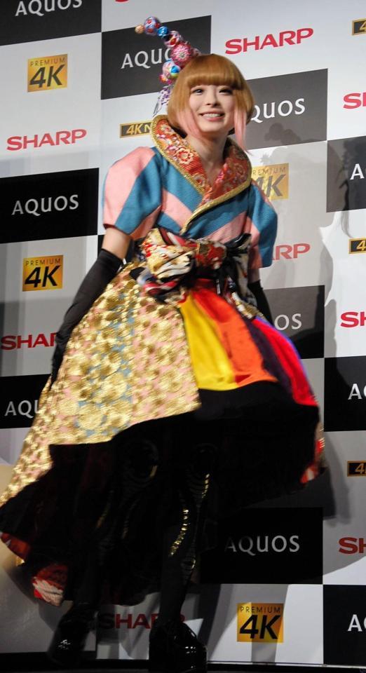 新橋まで運転したことを報告したきゃりーぱみゅぱみゅ＝東京・原宿クエストホール