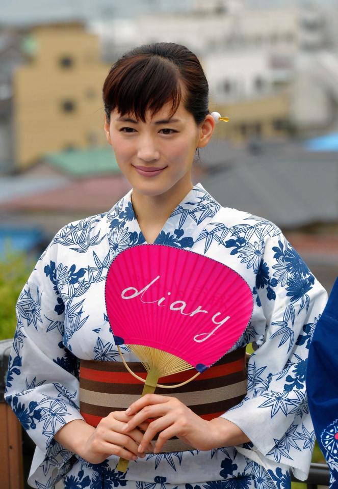 映画「海街ｄｉａｒｙ」をＰＲした綾瀬はるか＝神奈川・長谷寺（撮影・堀内翔）