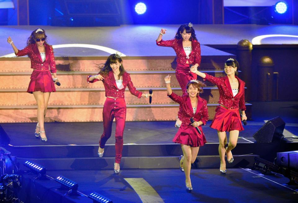 結成１０周年のコンサートで盛り上がる℃-ｕｔｅ＝横浜アリーナ（撮影・田村亮介）