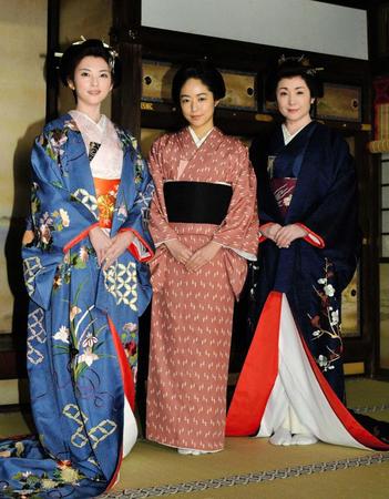 「花燃ゆ」奥御殿編に出演する（左から）田中麗奈、井上真央、松坂慶子＝東京・渋谷のＮＨＫ（撮影・佐々木彰尚）