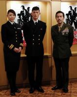 舞台初挑戦で初主演の淵上泰史（中央）と（左から）瀬奈じゅん、田口トモロヲ＝東京・東品川