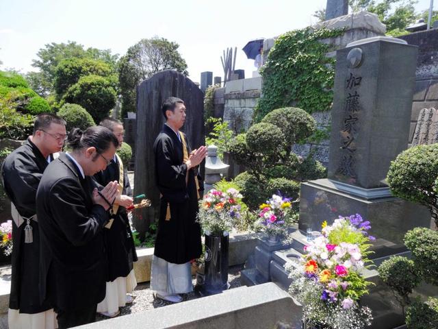 ひばりさん二十七回忌にファン４００人 芸能 デイリースポーツ Online