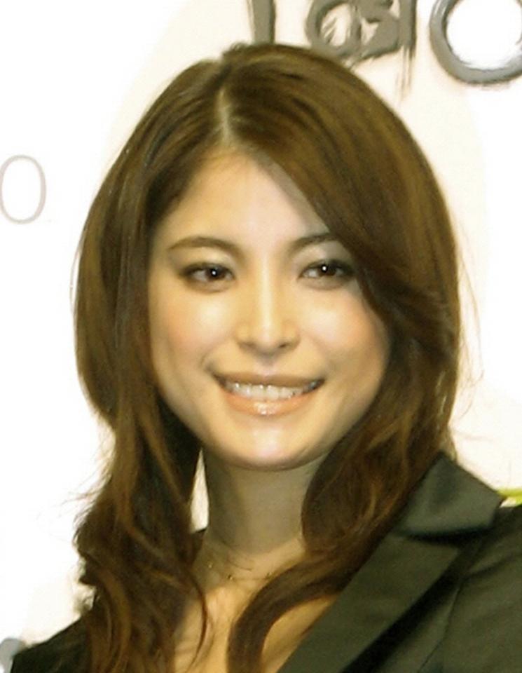 仕事再開を報告した上原多香子