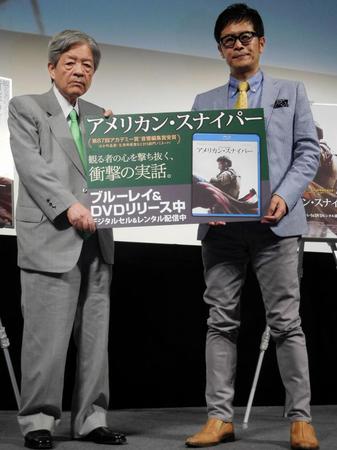 トークイベントを行った田原総一朗氏（左）と名越康文氏＝東京・汐留