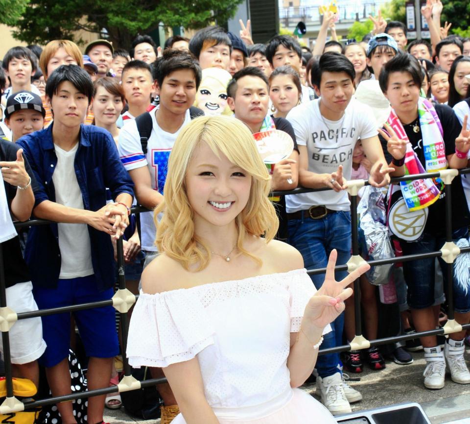 故郷で初の凱旋ライブを行ったＤｒｅａｍ　Ａｍｉ＝大阪府箕面市「みのおキューズモール」