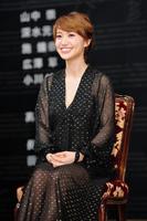 演出家と脚本家の「度胸がある」との言葉に笑顔を浮かべる大島優子＝東京・六本木のサントリーホール（撮影・西岡正）