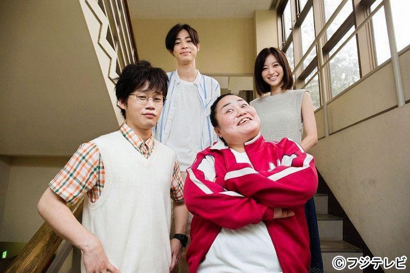 写真キャプション フジテレビの新ドラマ「ブスと野獣」に出演する（前列左から）矢本悠馬、ゆいＰ（後列左から）成田凌、逢沢りな（フジテレビ提供） 