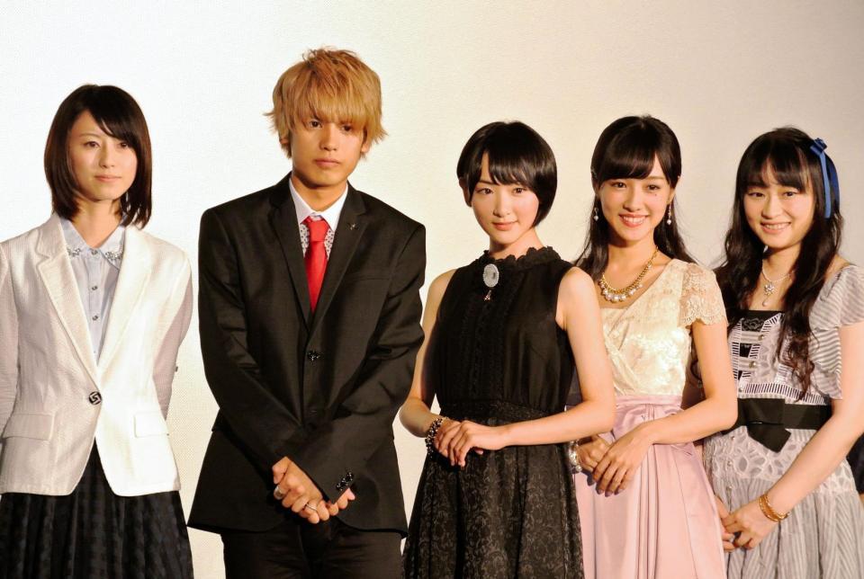 初主演映画の演技を自画自賛した生駒里奈（中央）＝東京・豊洲