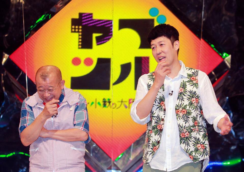 公開収録を行った笑福亭鶴瓶（左）と小藪千豊＝ＮＨＫ大阪放送局（撮影・石湯恒介）